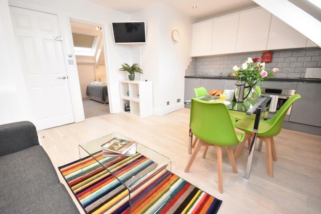 Apt 3, Opera House Ensuite 4Th Floor By Indigo Flats 런던 외부 사진